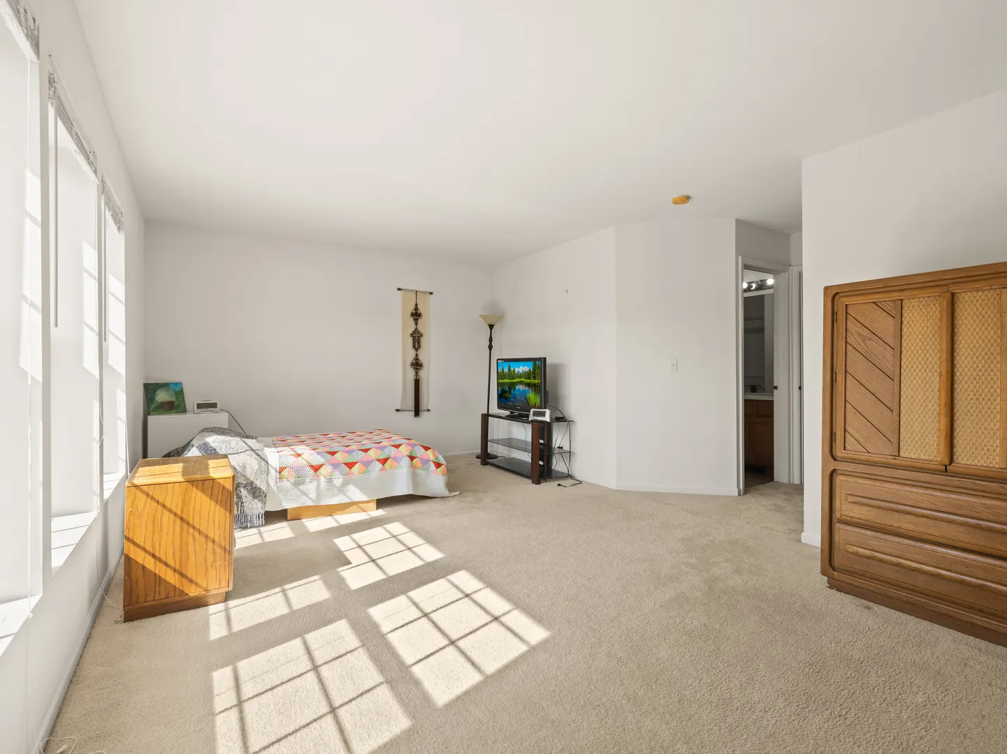 124 W Buckingham Drive IL