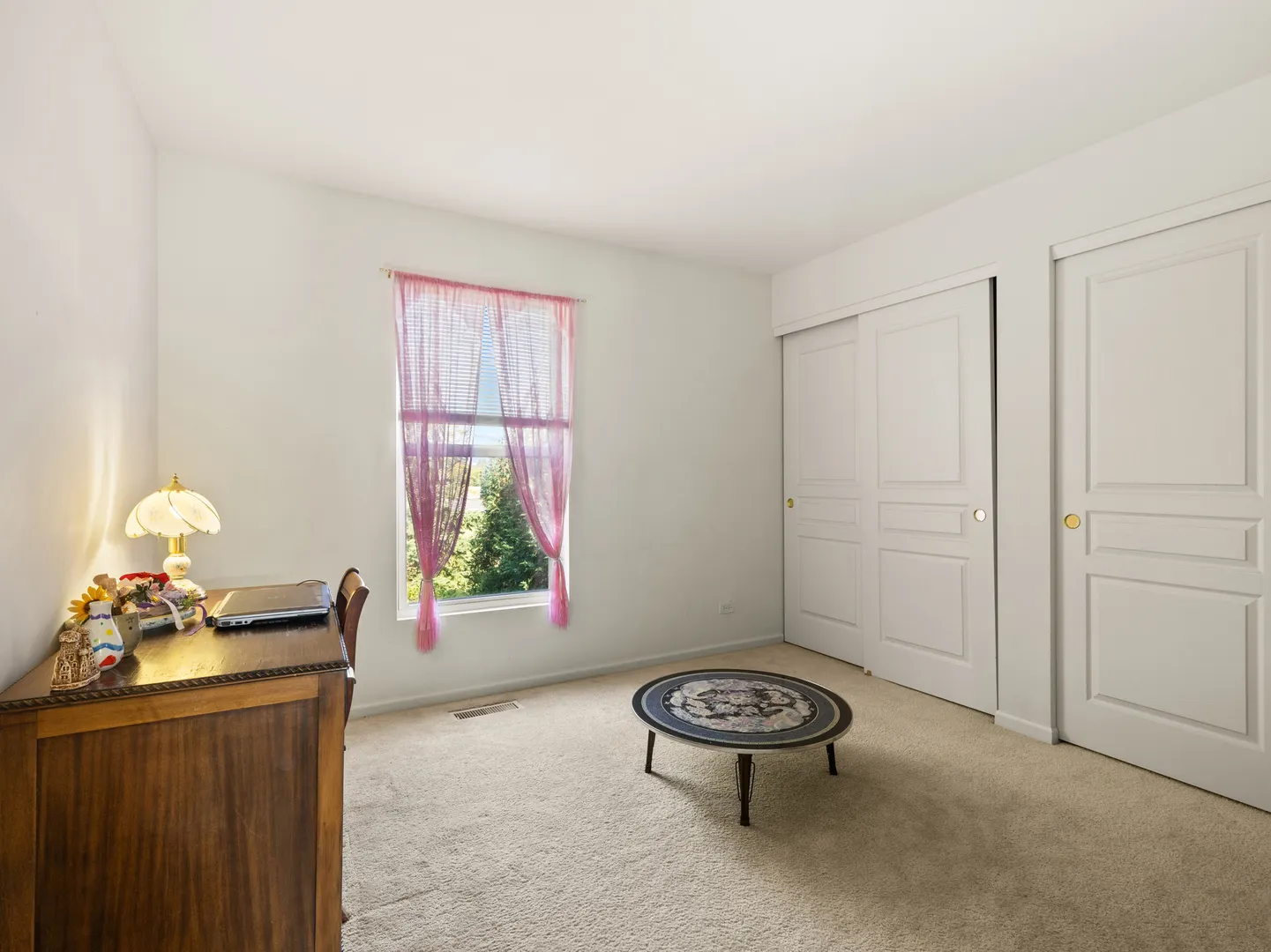 124 W Buckingham Drive IL