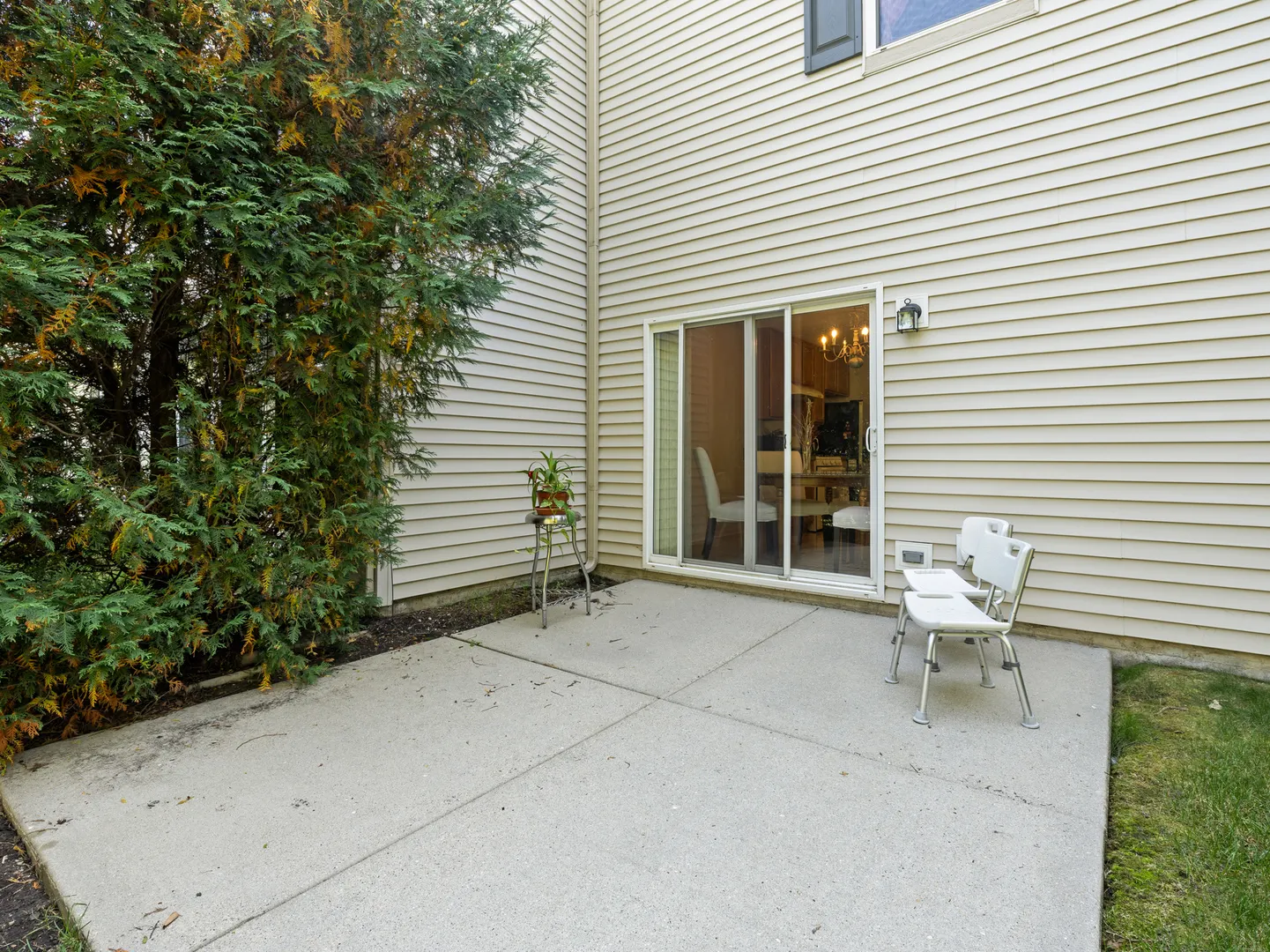 124 W Buckingham Drive IL