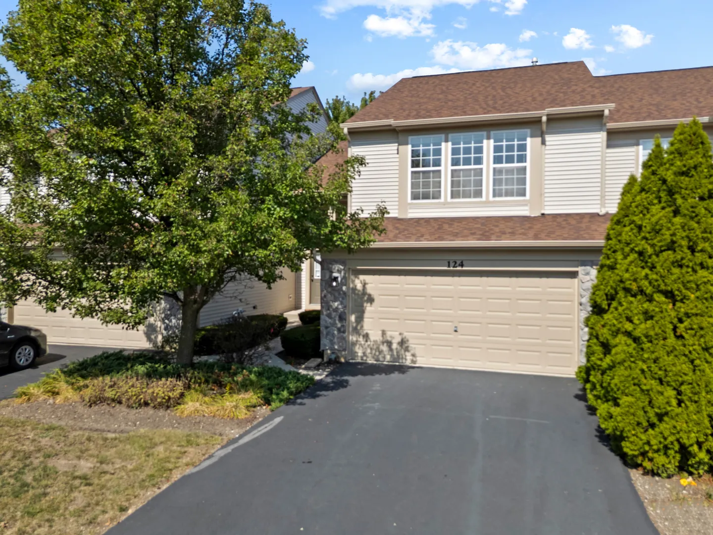 124 W Buckingham Drive IL
