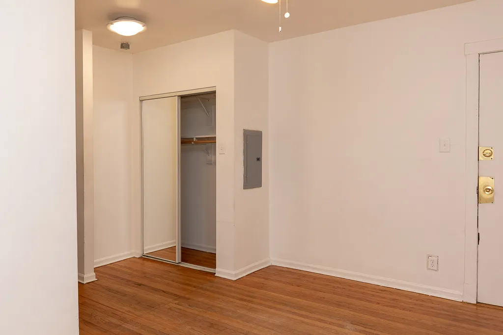 3261 W Wrightwood Avenue 1M IL