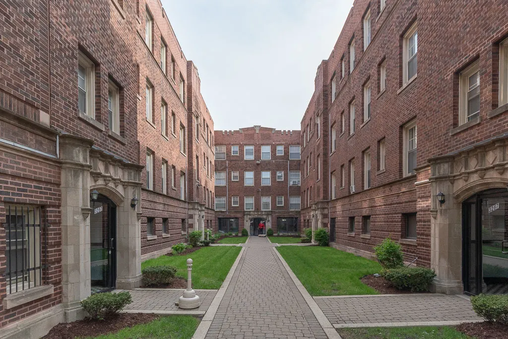 3261 W Wrightwood Avenue 1M IL