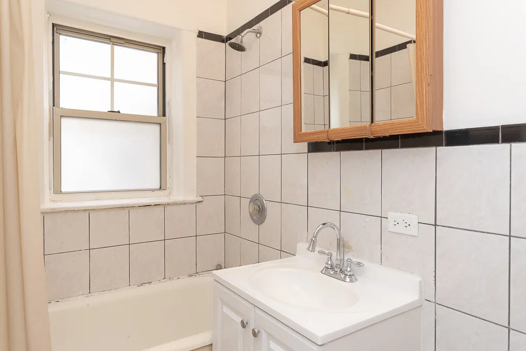 3261 W Wrightwood Avenue 1M IL
