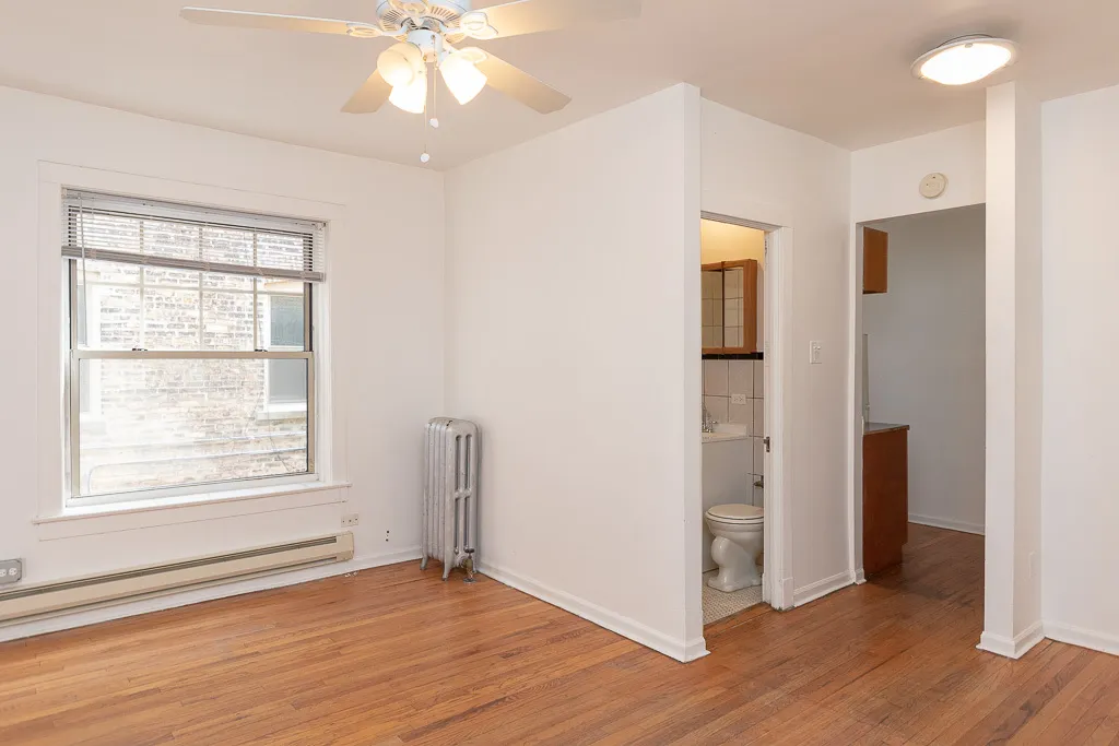 3261 W Wrightwood Avenue 1M IL