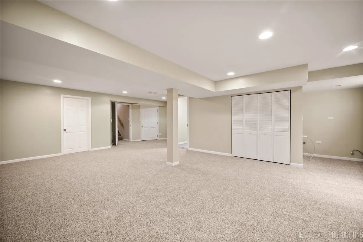 2444 Deerfield Drive IL