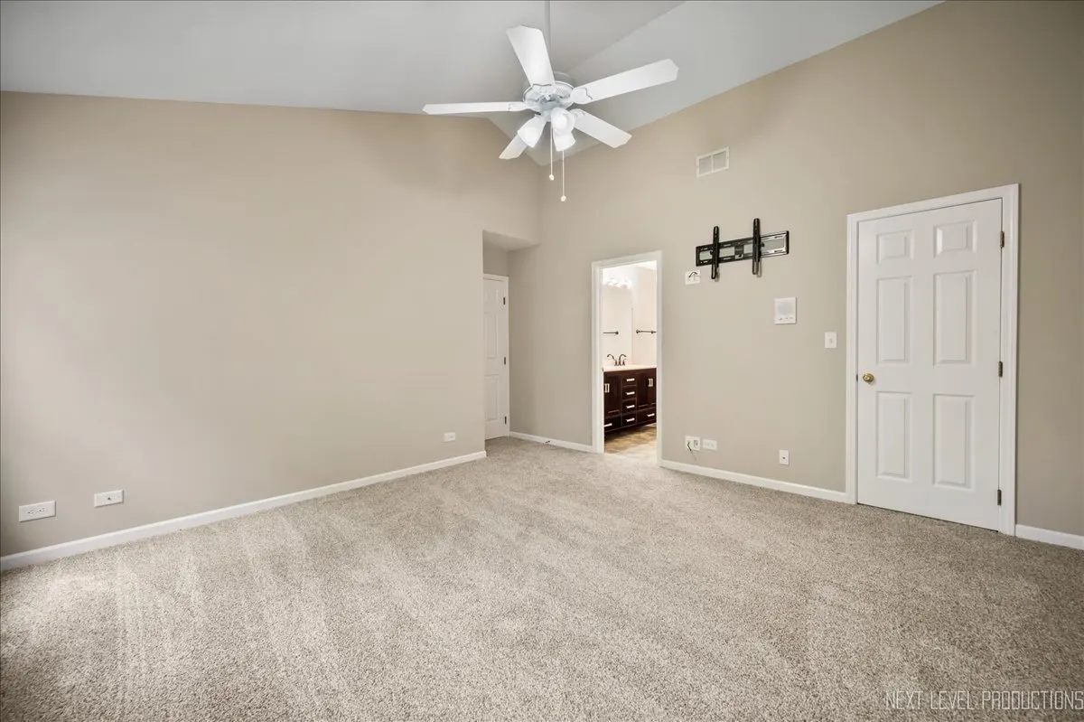 2444 Deerfield Drive IL