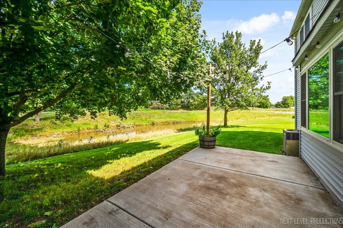 2444 Deerfield Drive IL