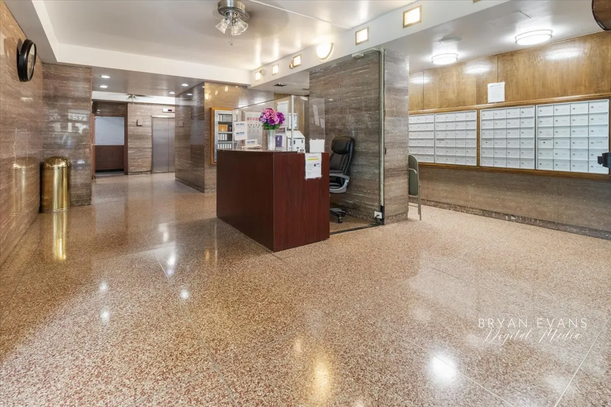 7337 S South Shore Drive 307 IL