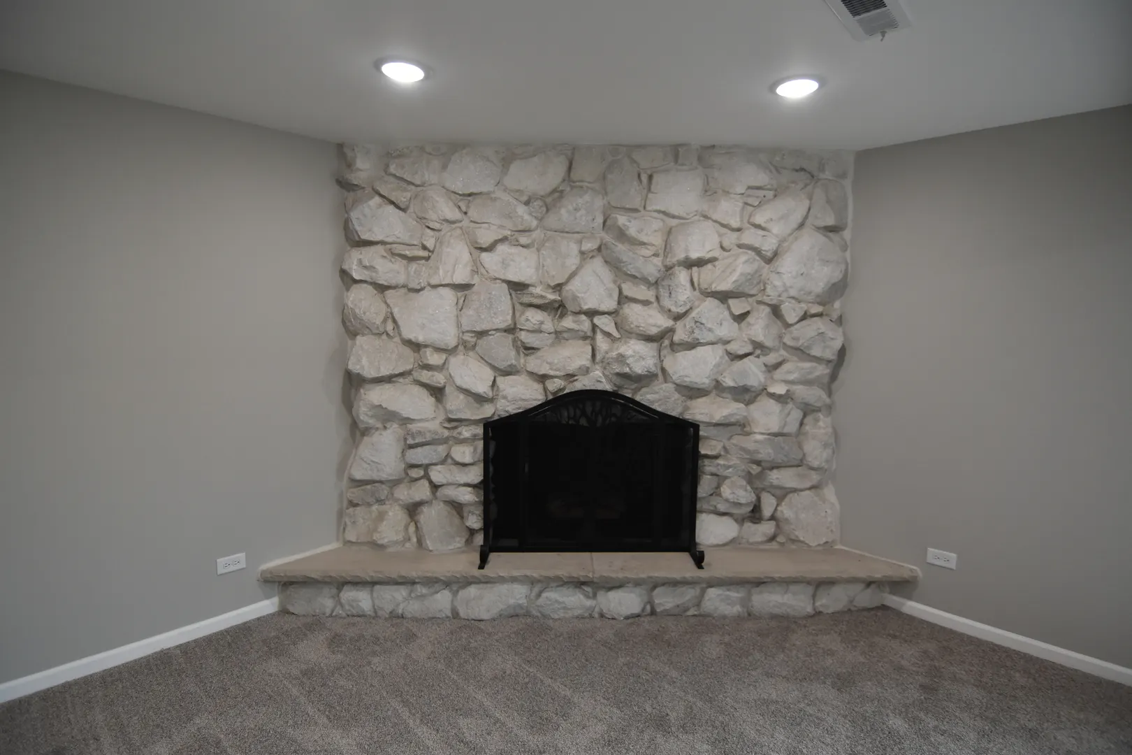 22119 Hillside Drive IL