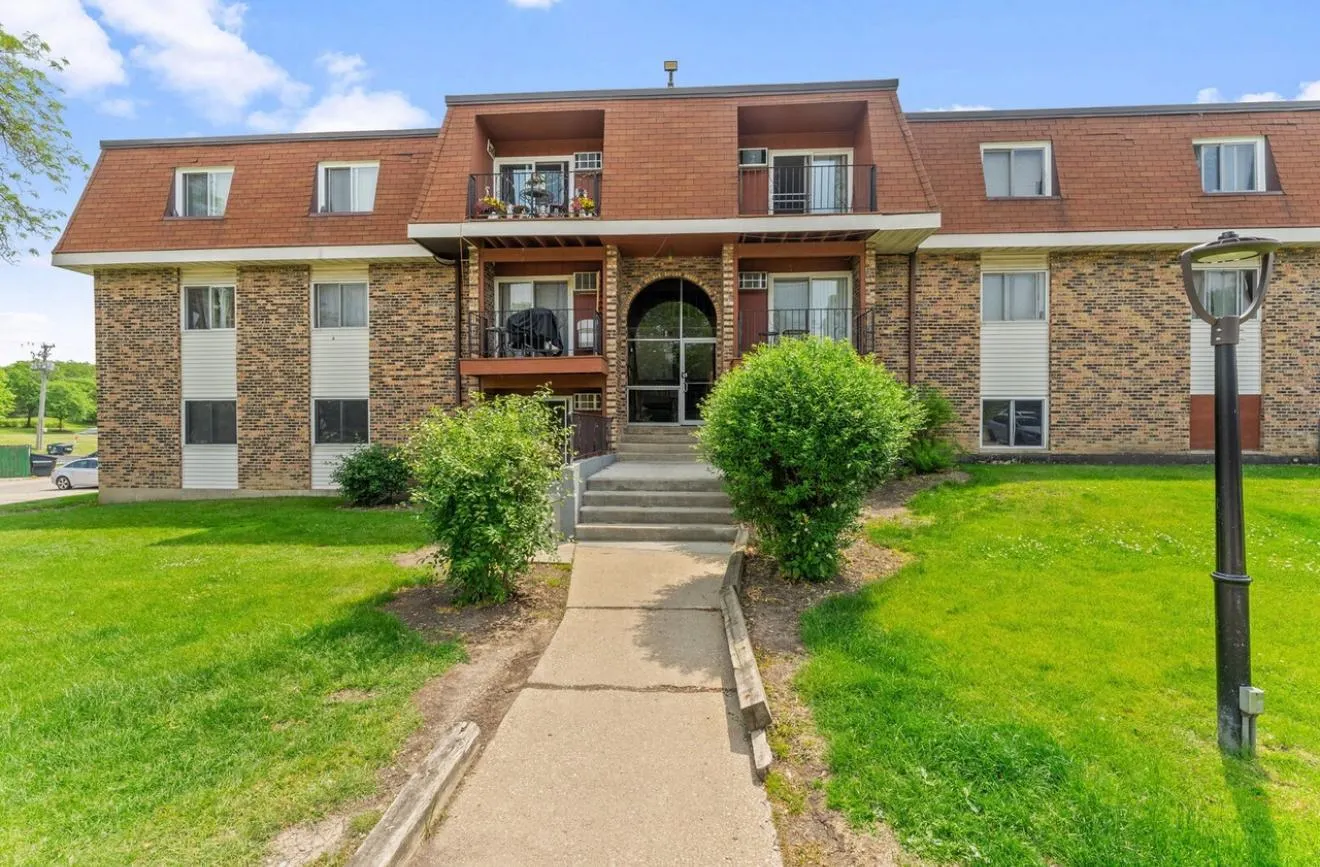 1195 Meadow Lane 114 IL