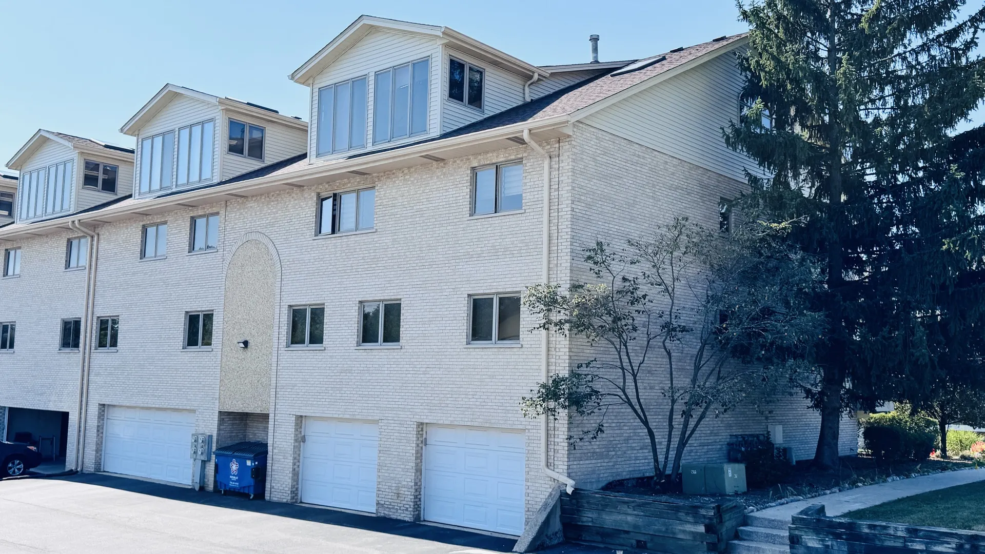9004 Del Prado Drive 2N IL