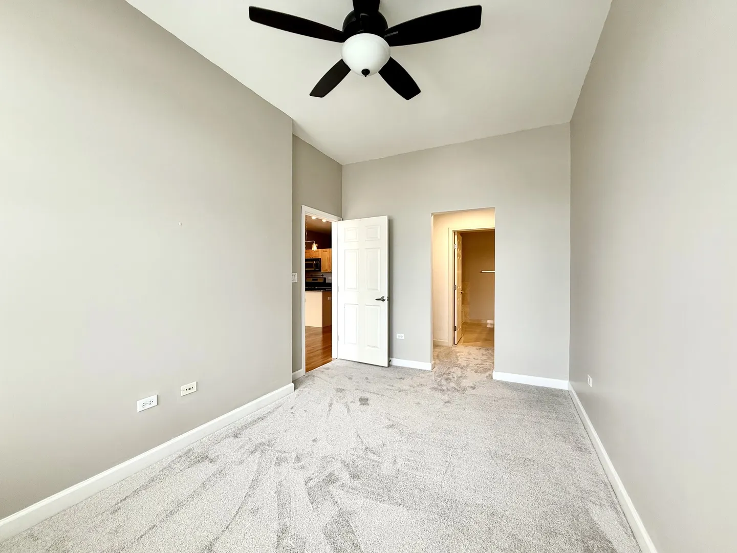 837 S Western Avenue 407 IL