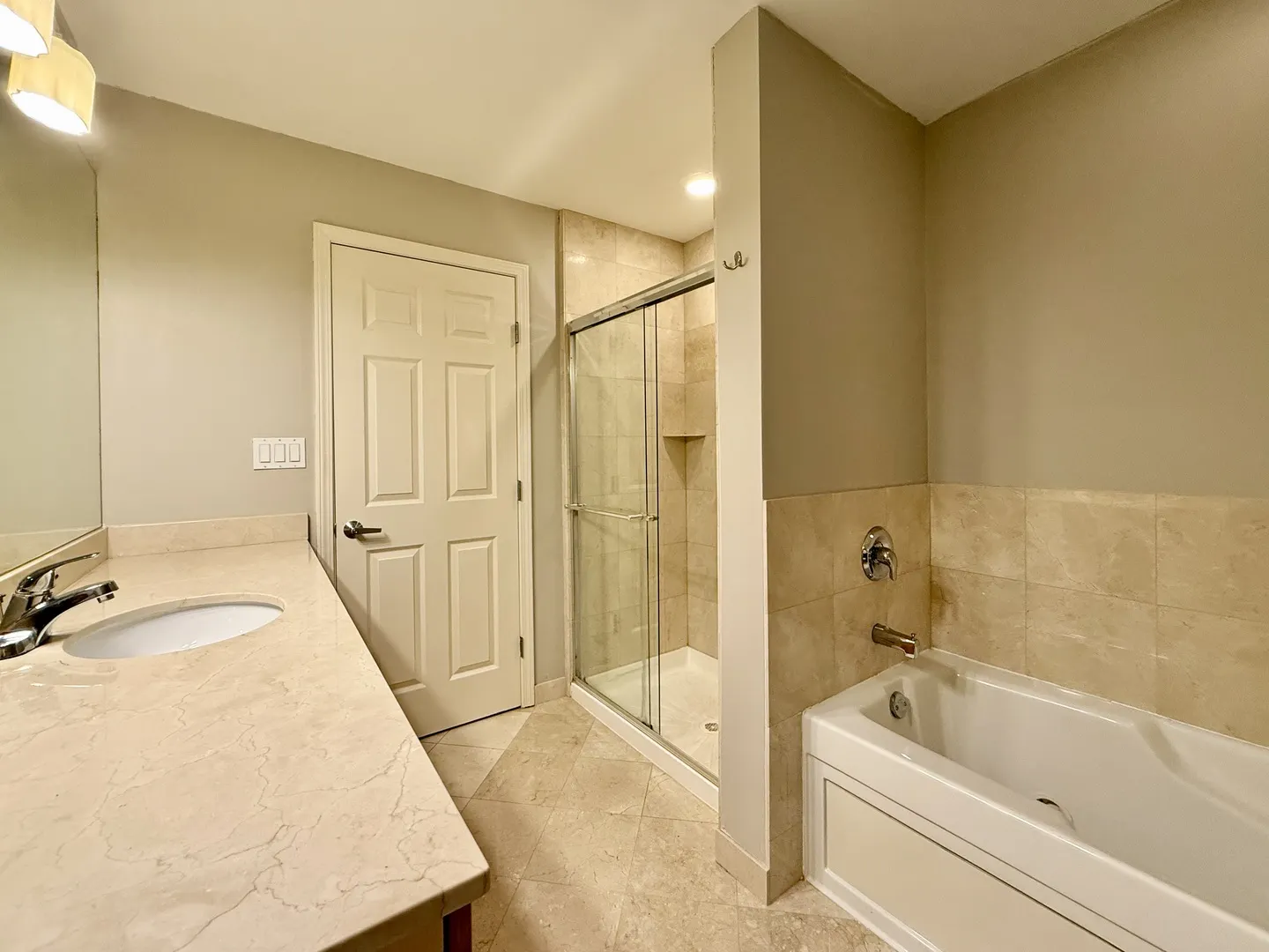 837 S Western Avenue 407 IL