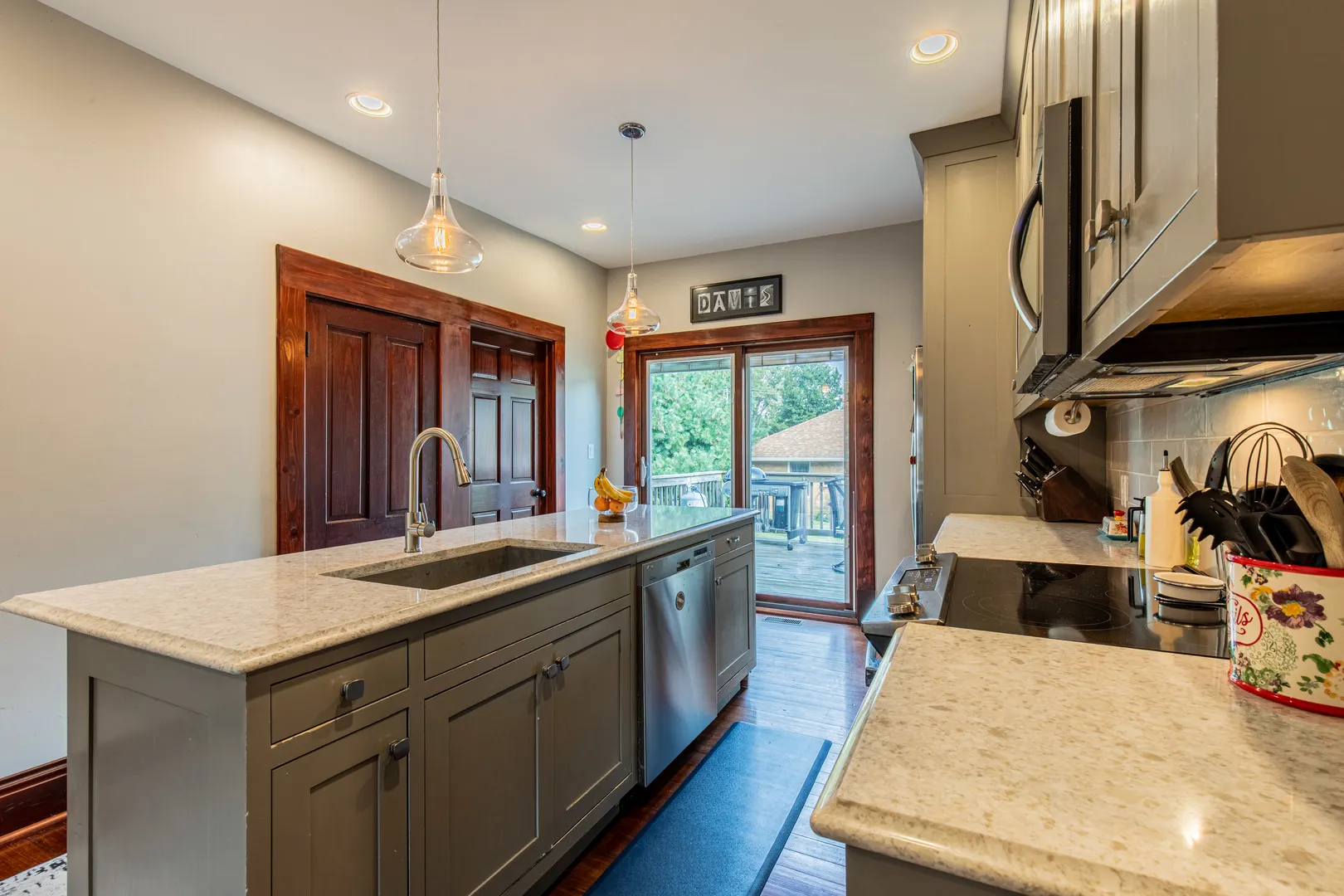 823 W Central Avenue IL