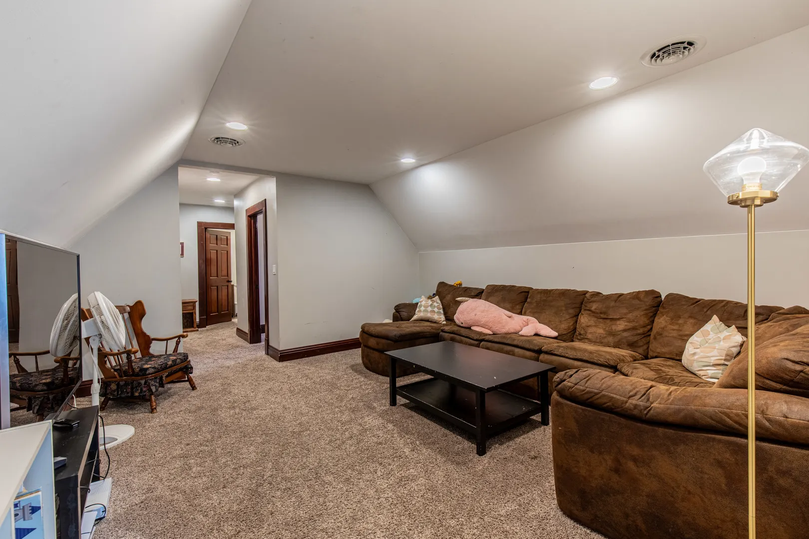 823 W Central Avenue IL