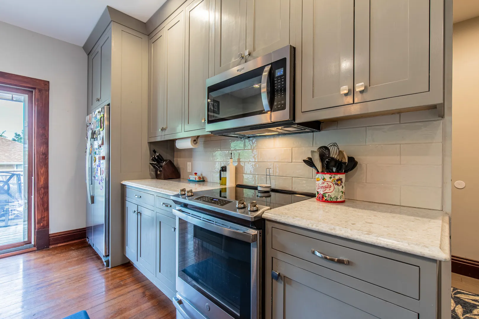 823 W Central Avenue IL
