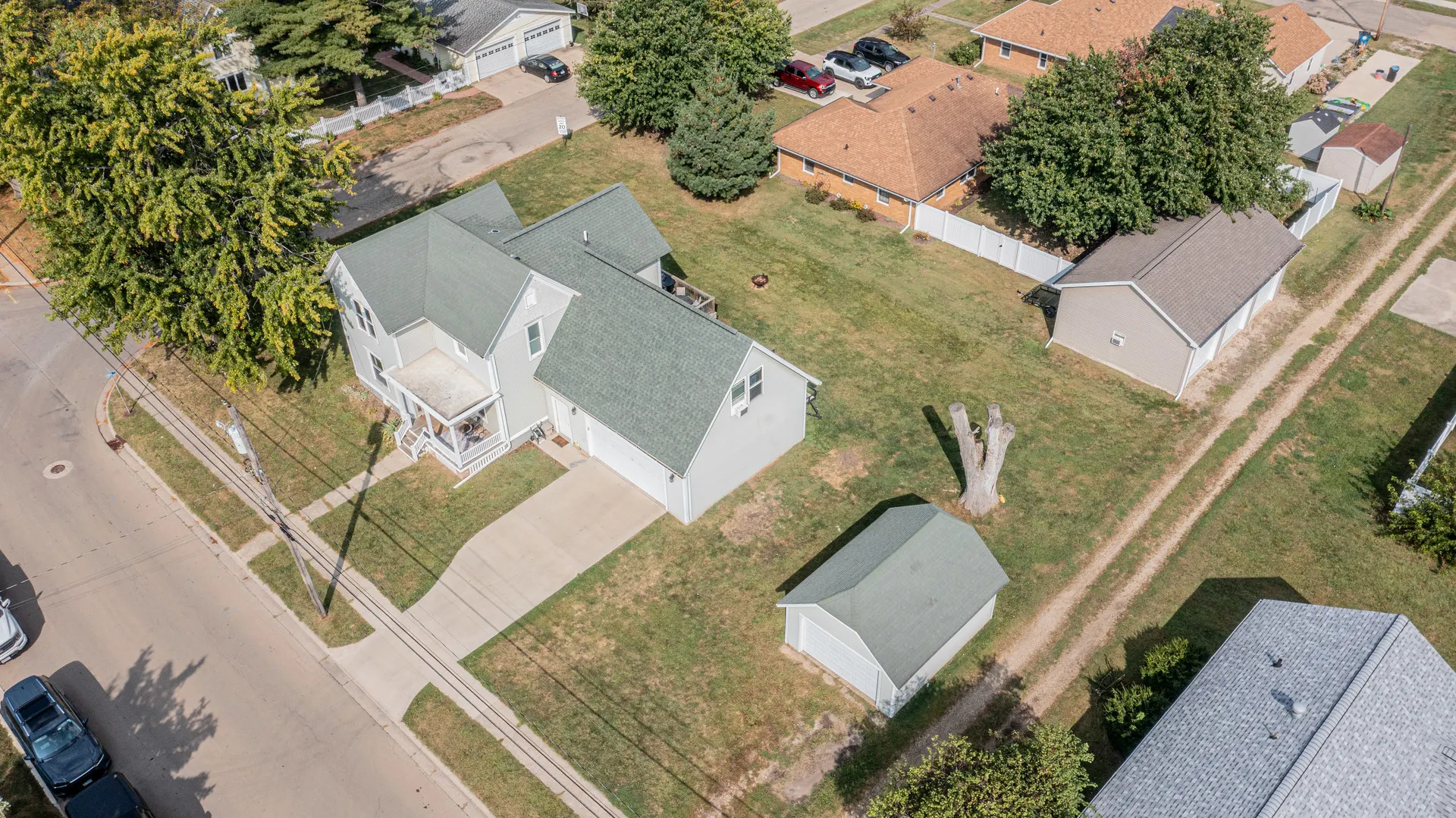 823 W Central Avenue IL