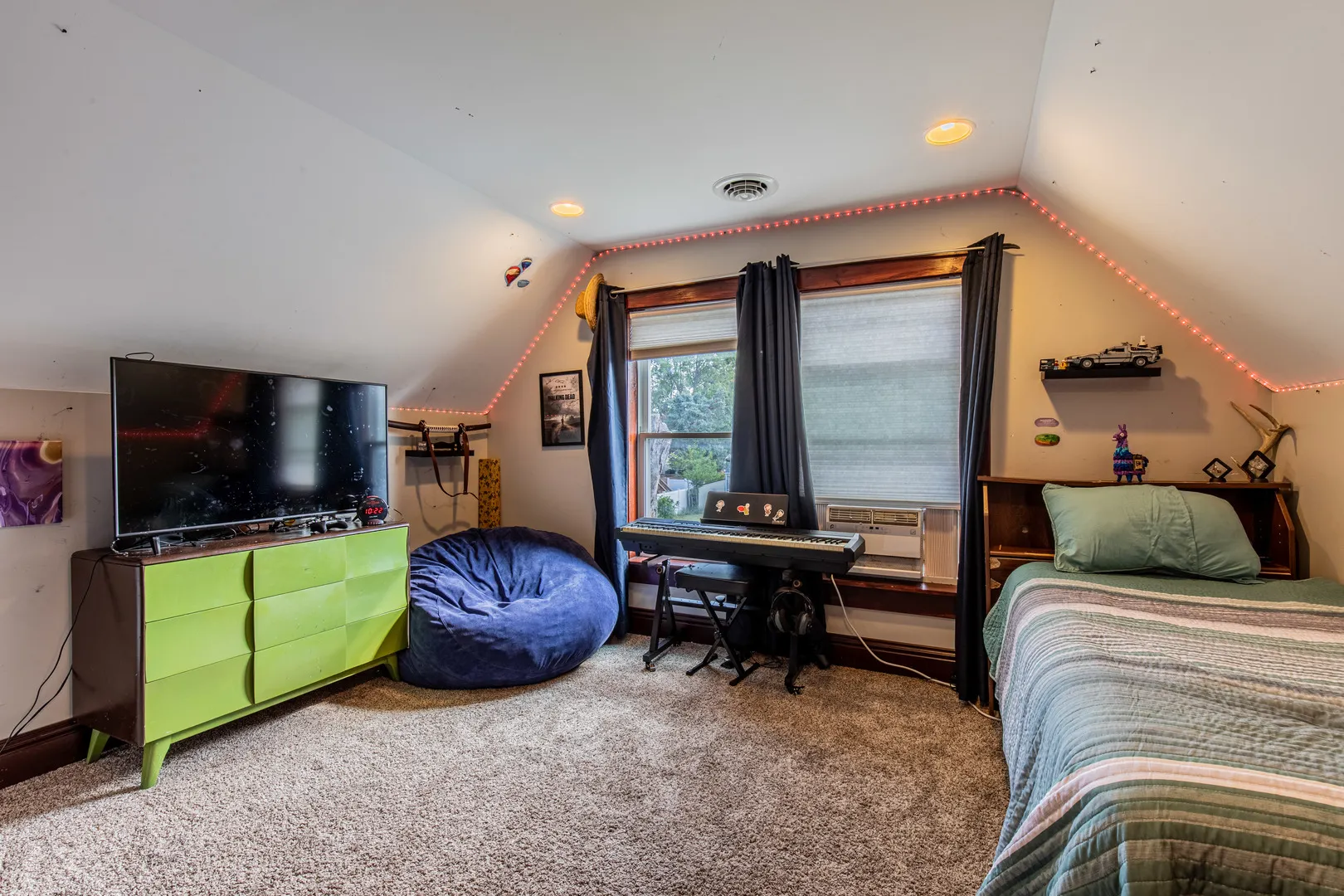 823 W Central Avenue IL