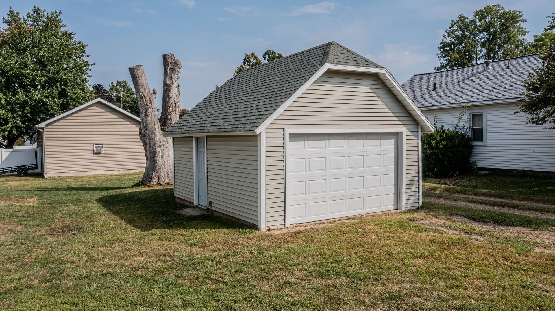 823 W Central Avenue IL