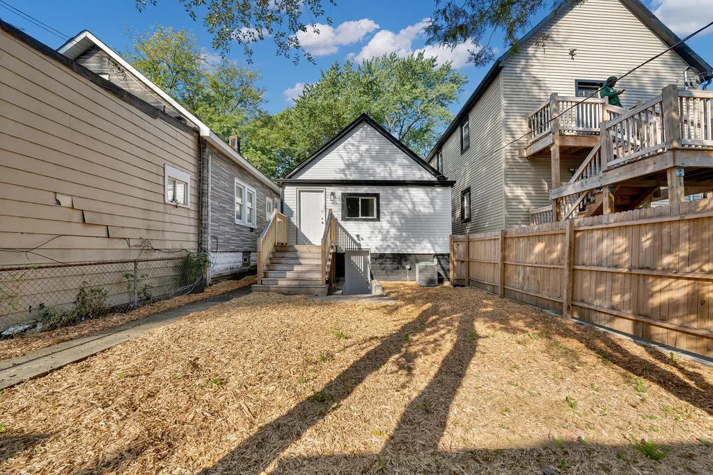 7527 S Ellis Avenue IL