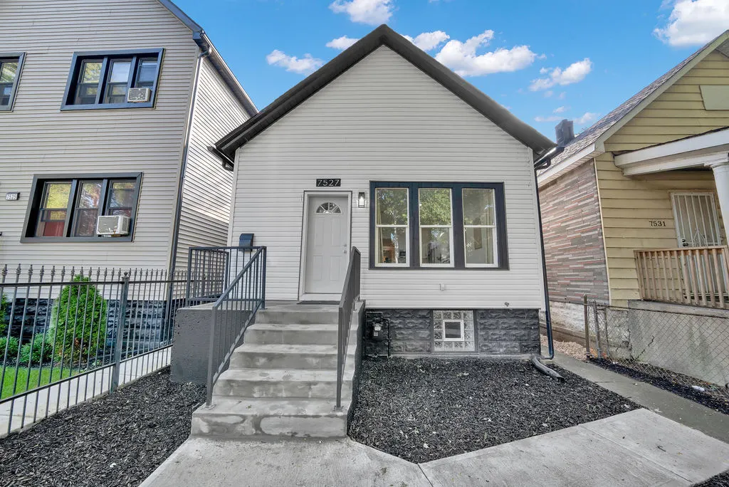 7527 S Ellis Avenue IL