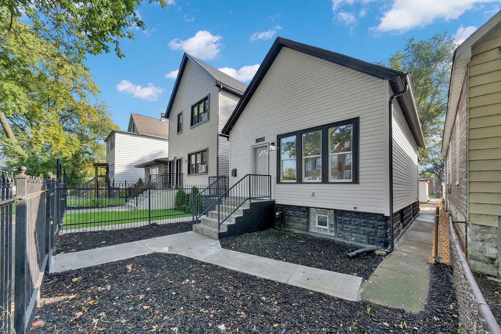 7527 S Ellis Avenue IL