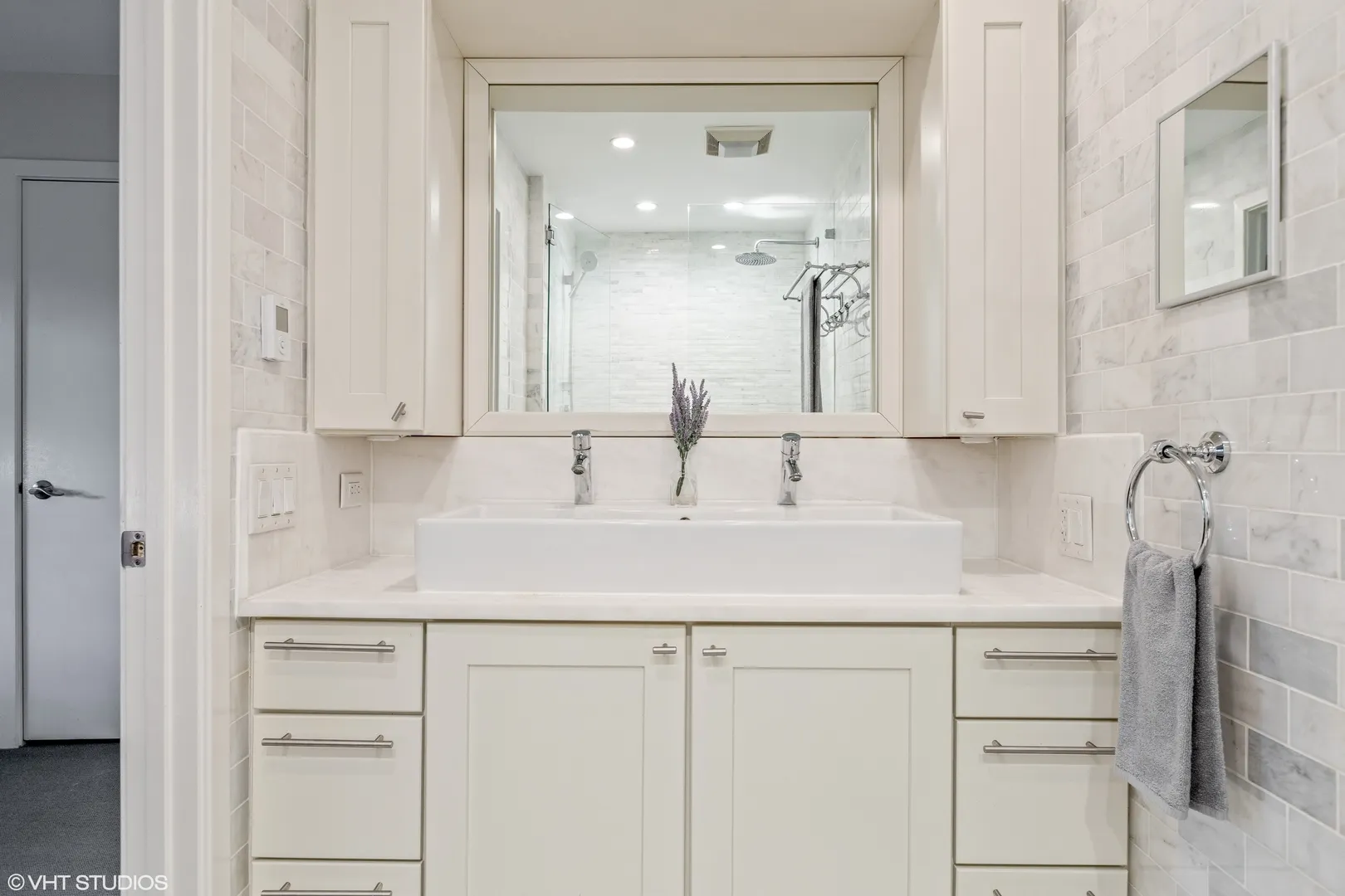 2675 N Greenview Avenue C IL