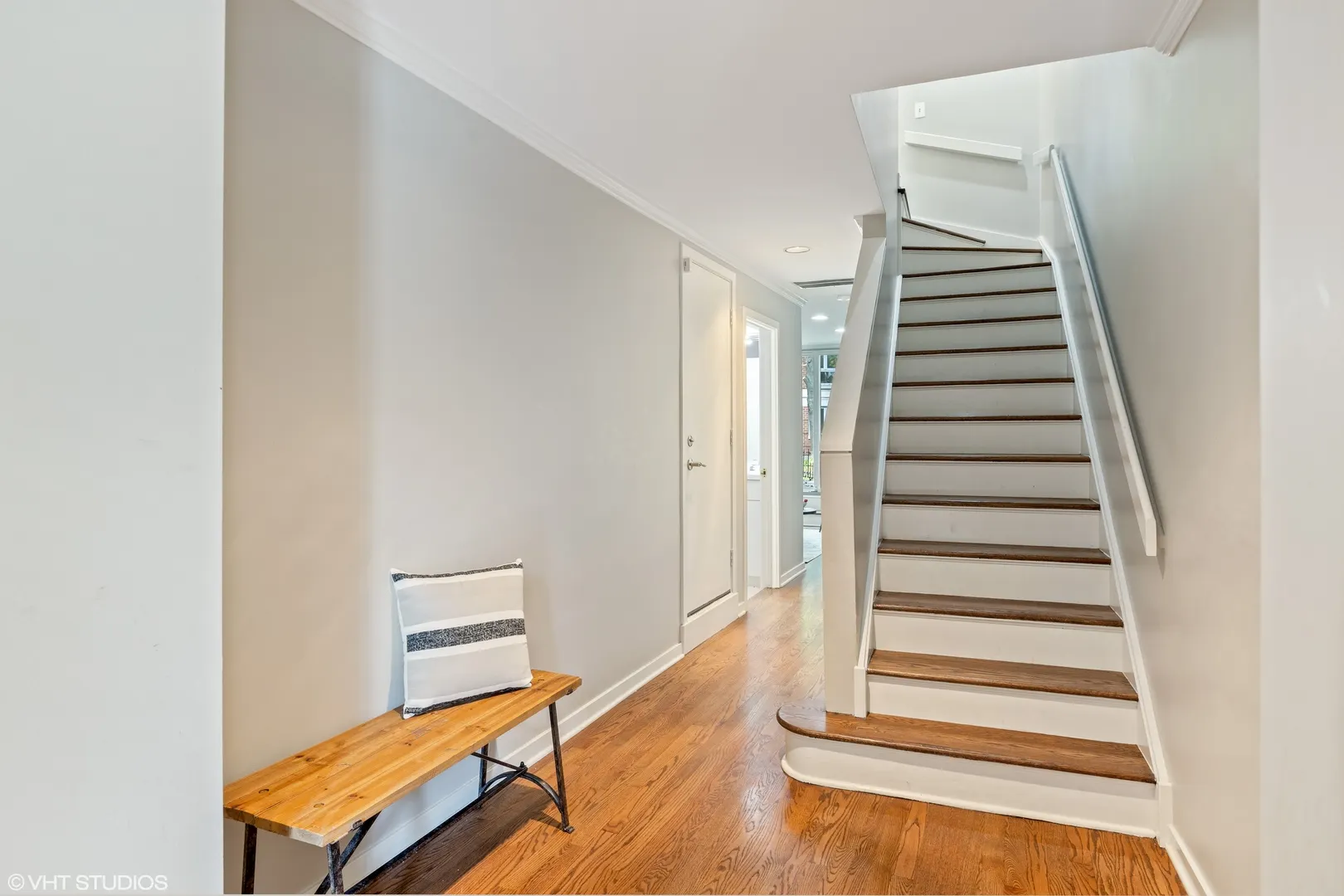2675 N Greenview Avenue C IL