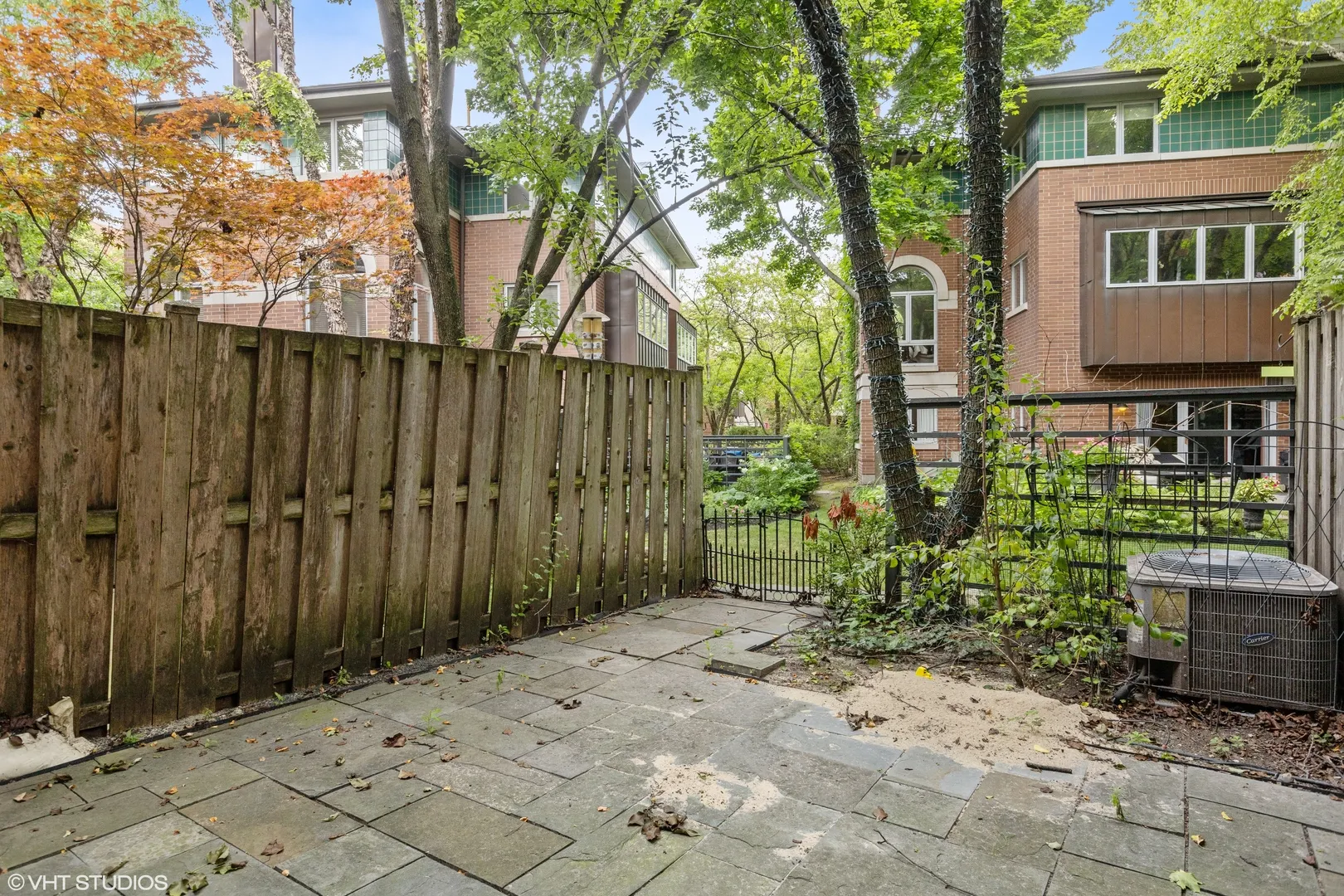 2675 N Greenview Avenue C IL