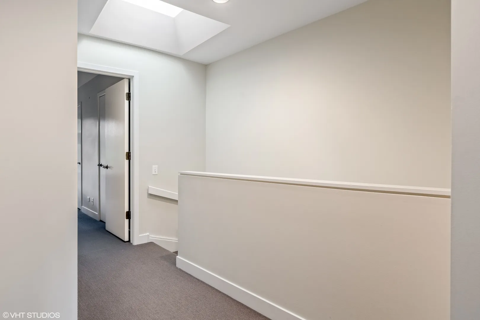 2675 N Greenview Avenue C IL