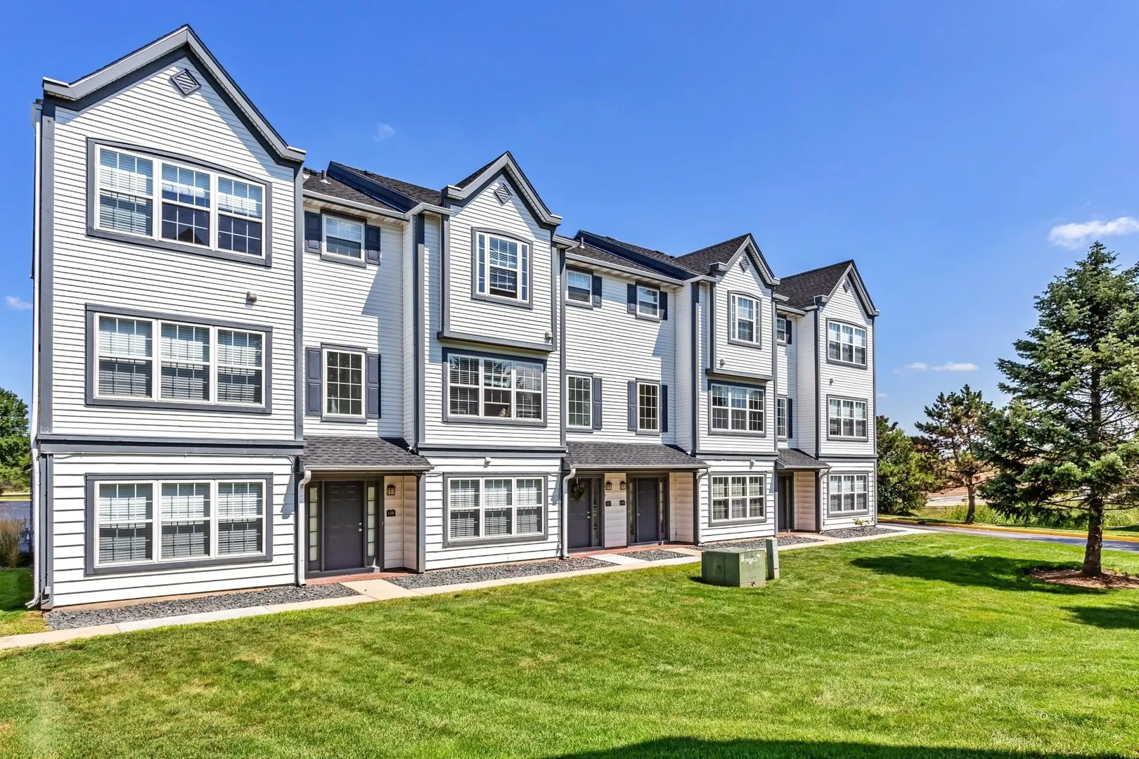348 Schubert Court 348 IL