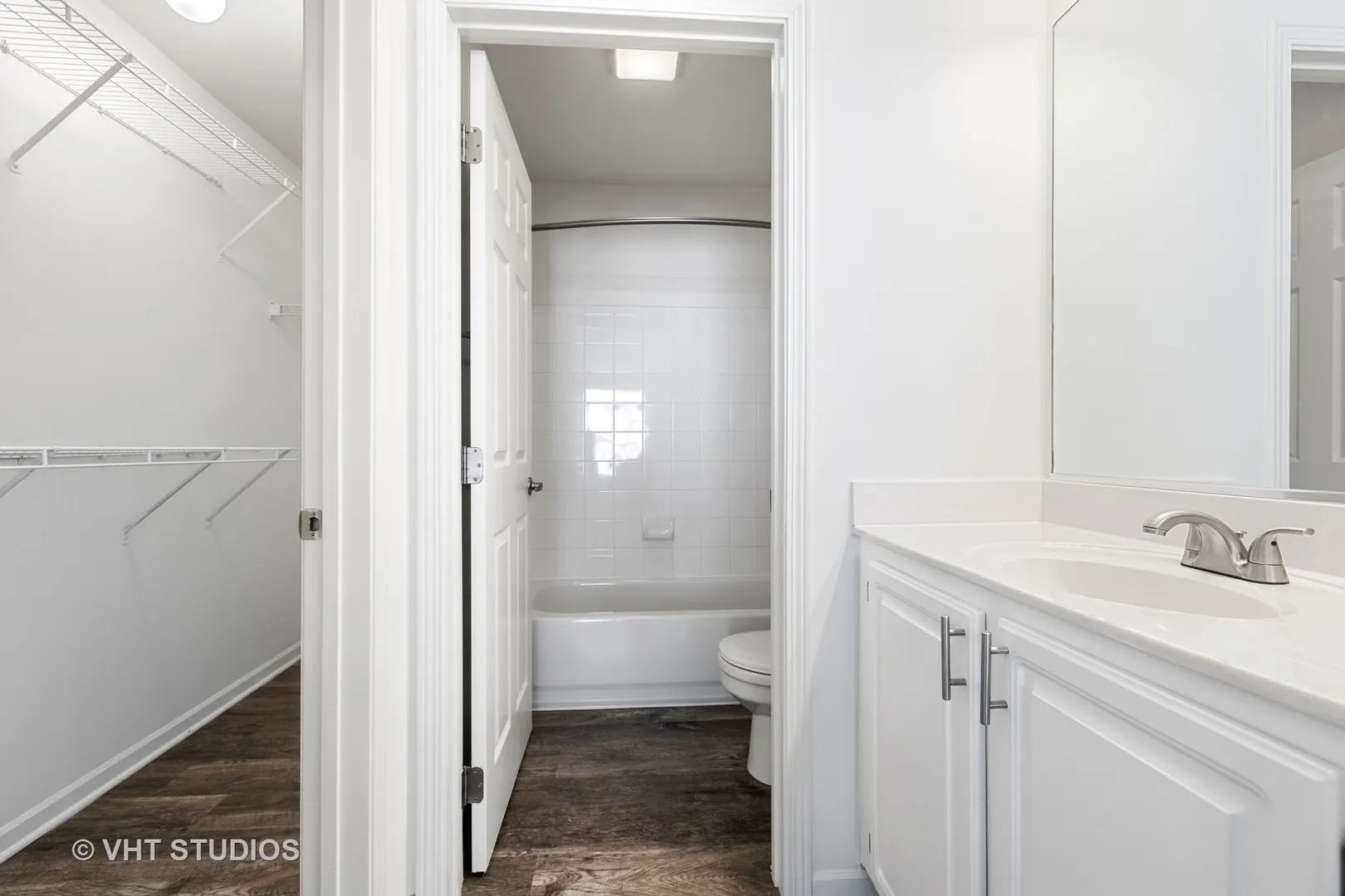 348 Schubert Court 348 IL