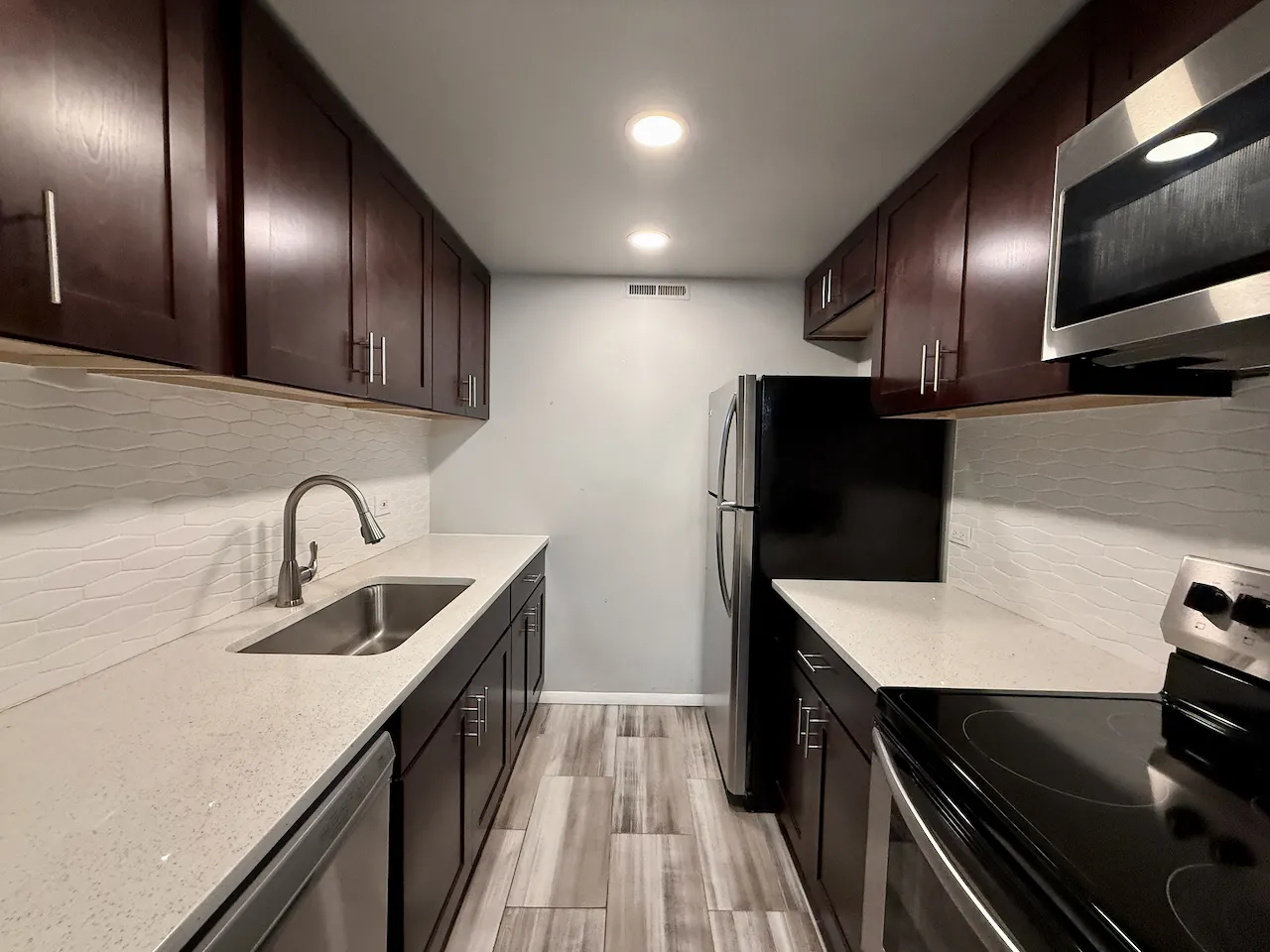 3852 N PARKWAY Drive 2D IL