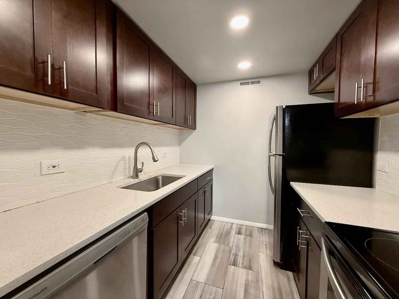 3852 N PARKWAY Drive 2D IL