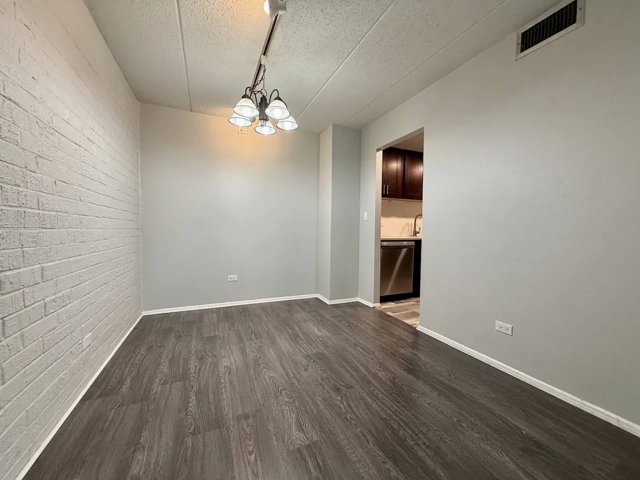 3852 N PARKWAY Drive 2D IL