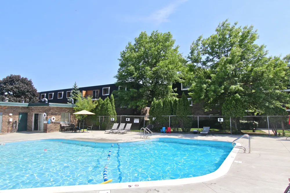 3852 N PARKWAY Drive 2D IL