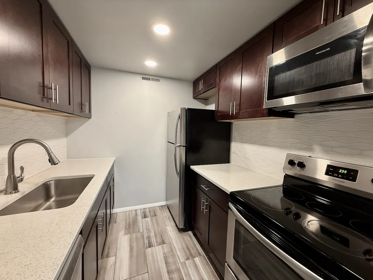 3852 N PARKWAY Drive 2D IL