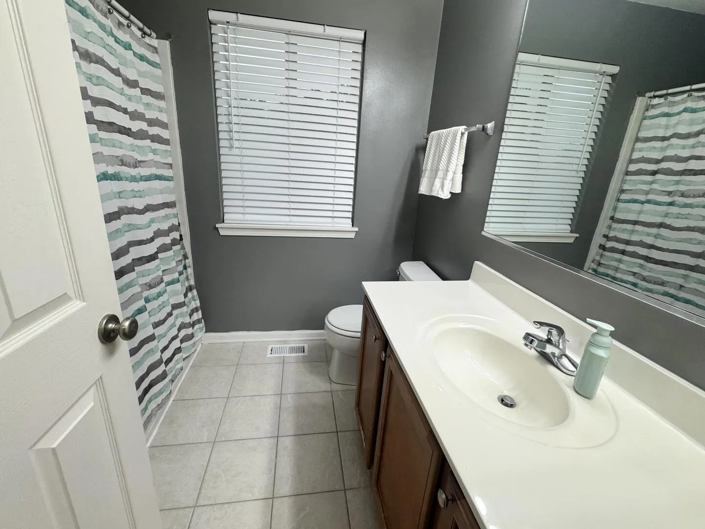 6409 Donegal Lane IL