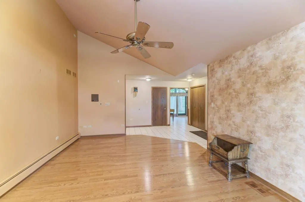 711 Koala Court IL
