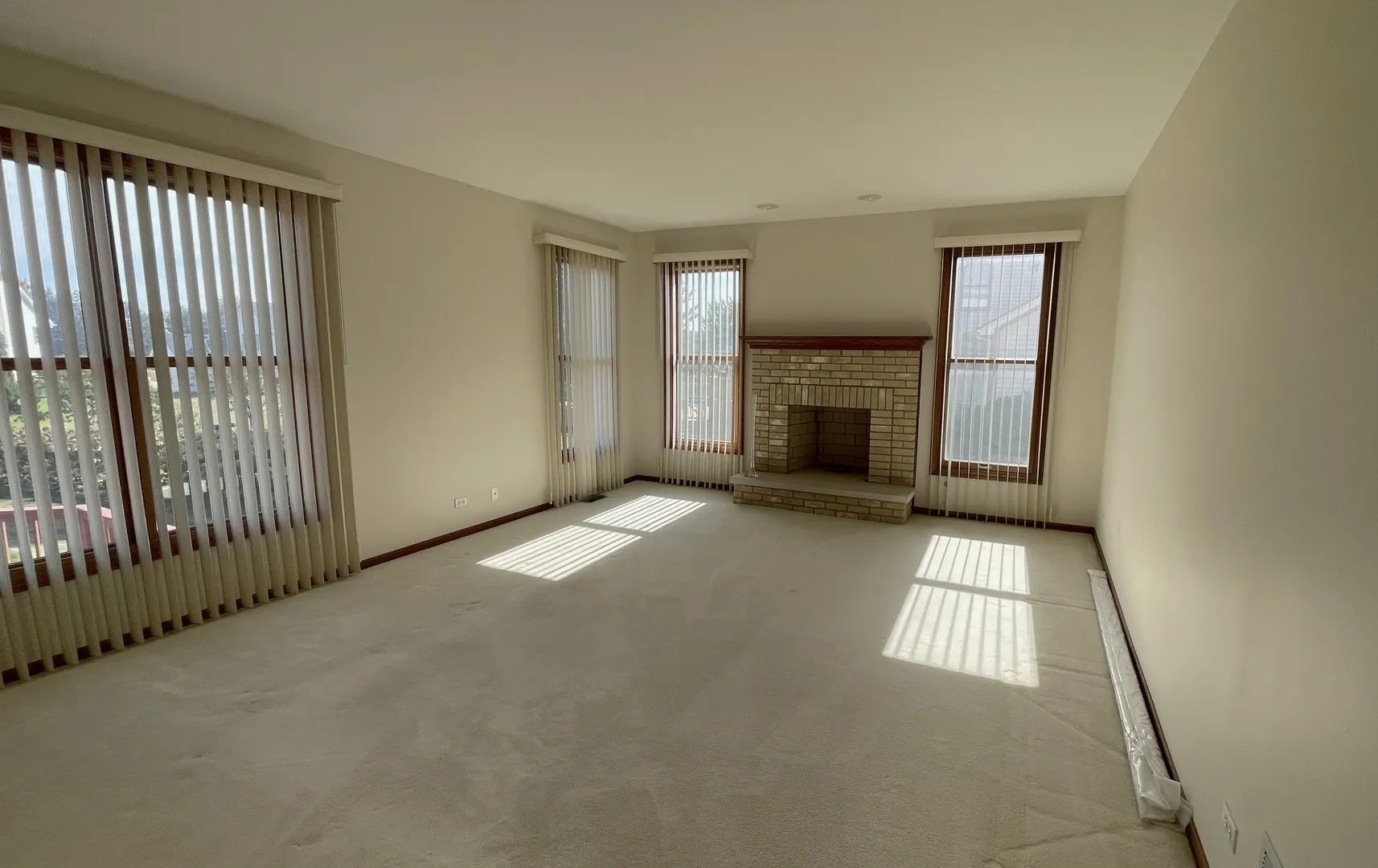 1475 Falcon Lane IL