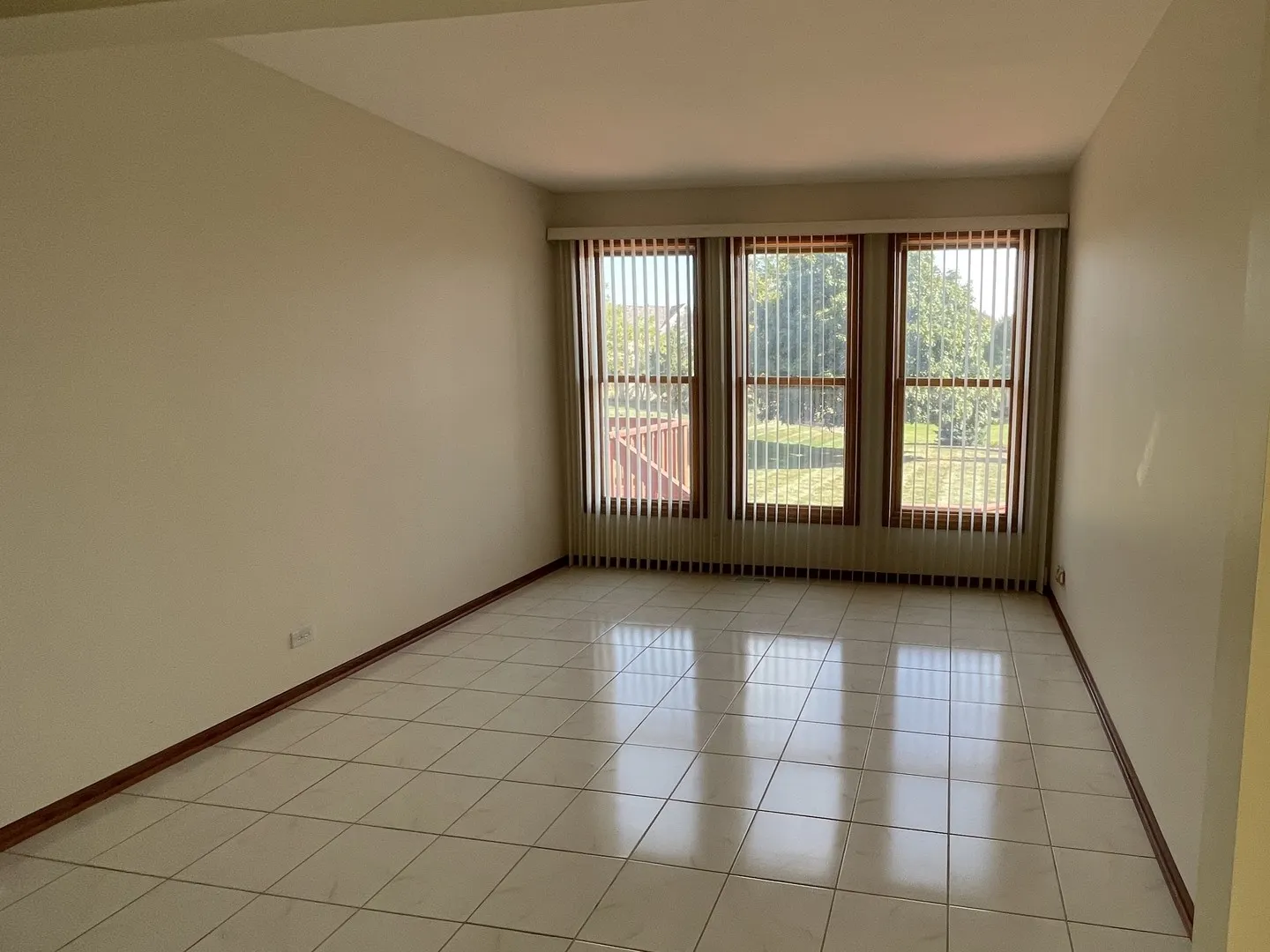 1475 Falcon Lane IL