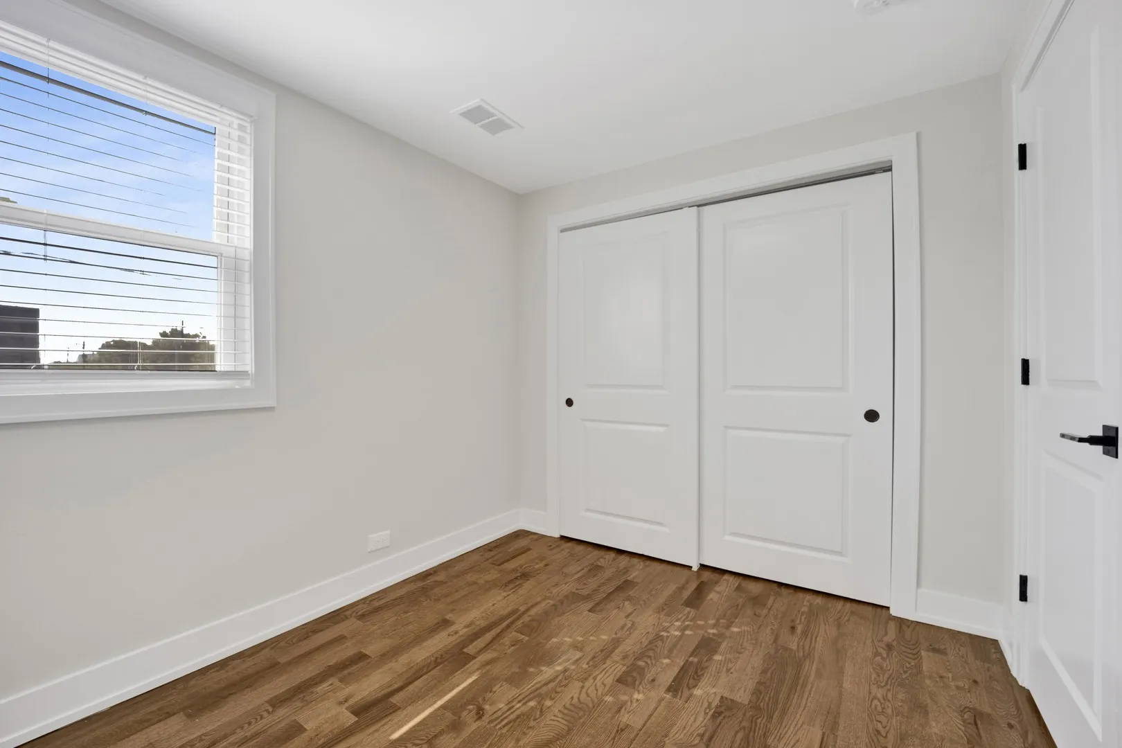 2405 S Leavitt Street 2S IL