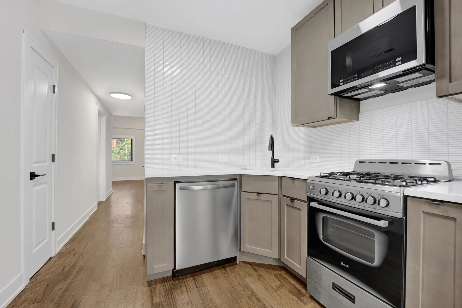 2405 S Leavitt Street 2S IL