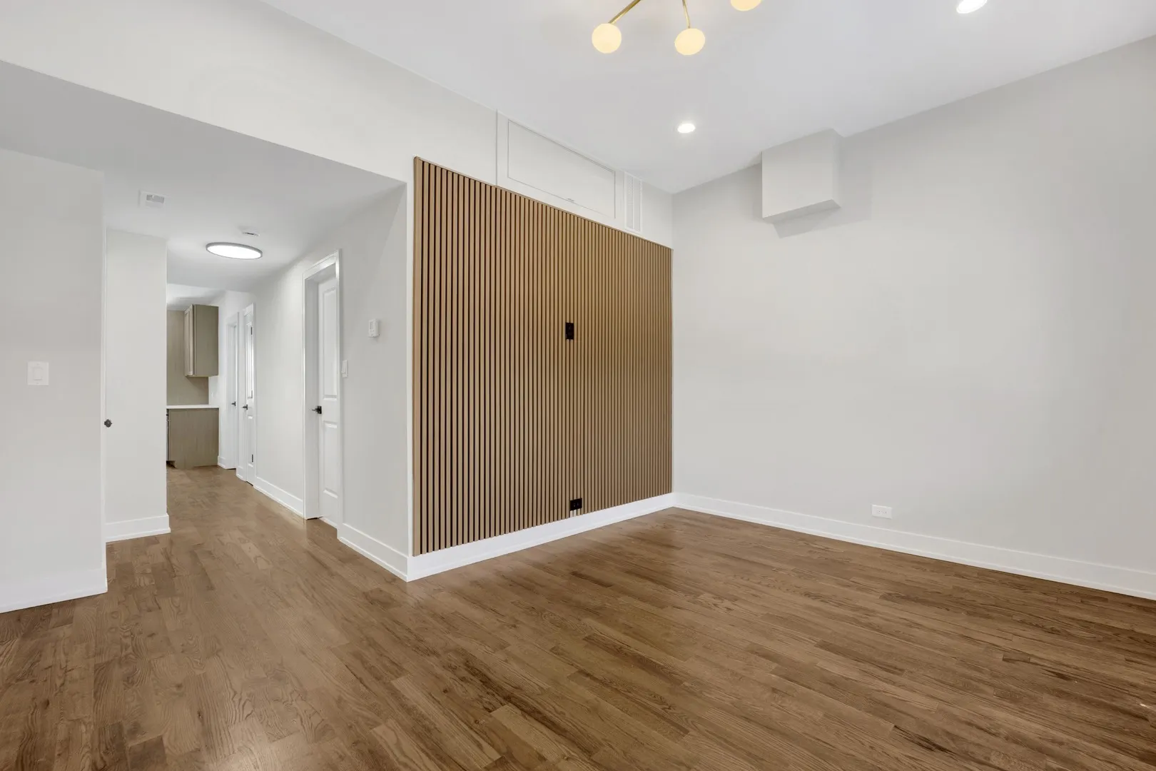 2405 S Leavitt Street 2S IL