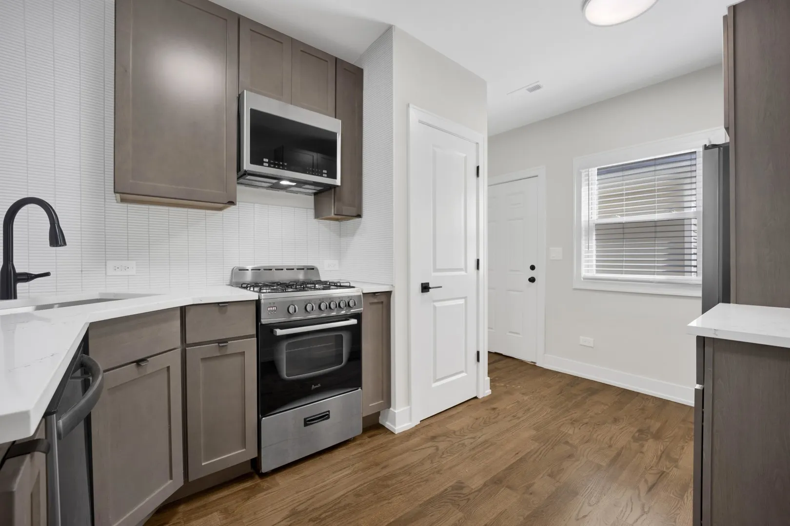 2405 S Leavitt Street 2S IL