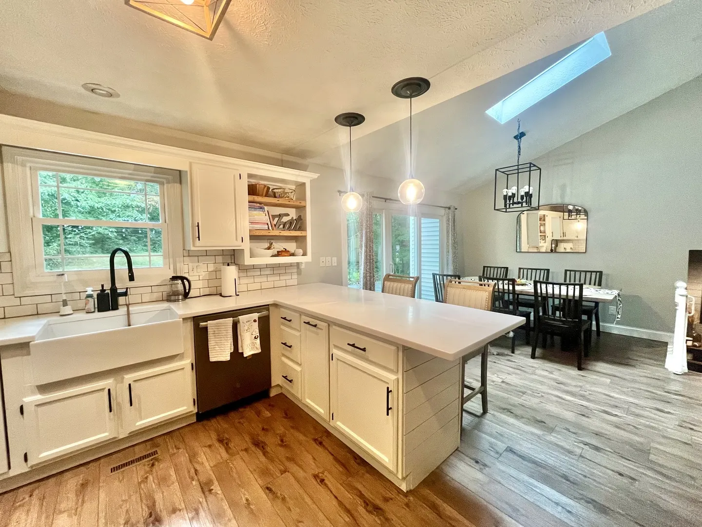 2216 Woodhavens Drive IL