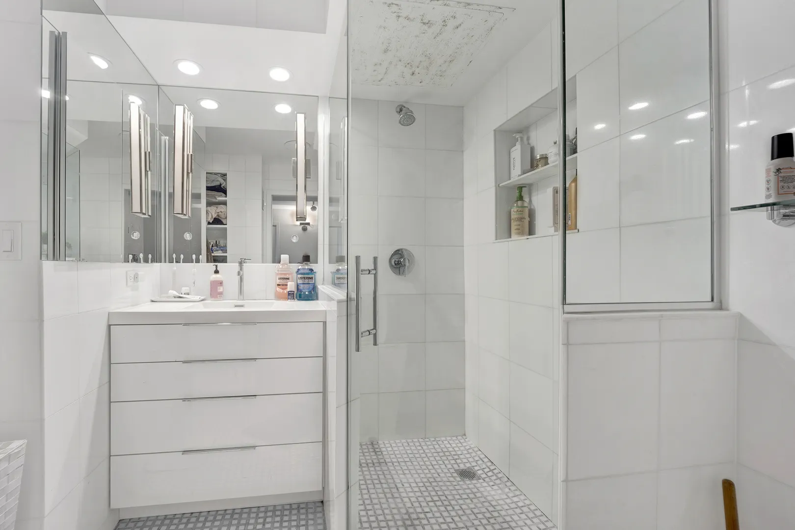 1440 N LAKE SHORE Drive 4BD IL