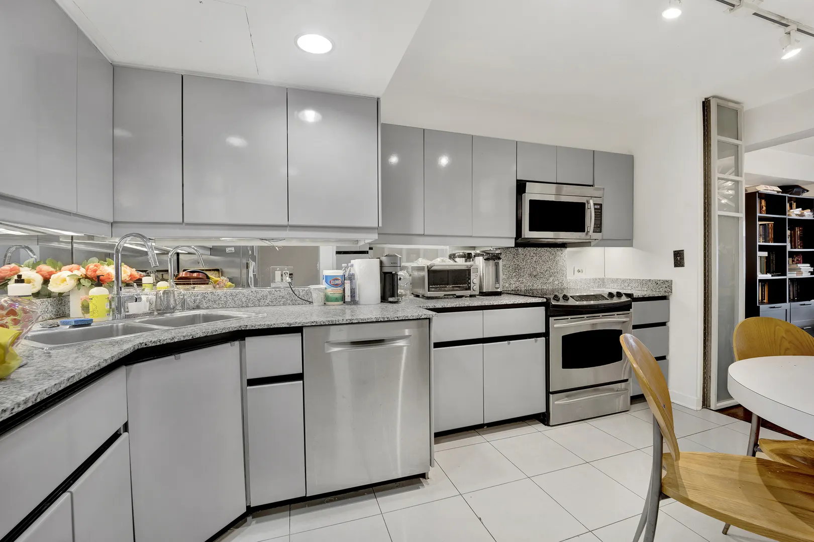 1440 N LAKE SHORE Drive 4BD IL