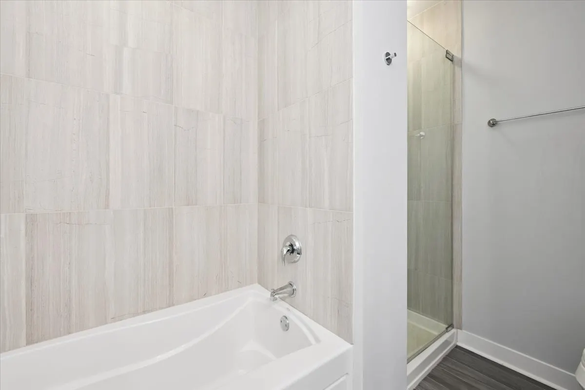 33 W Ontario Street 37A IL