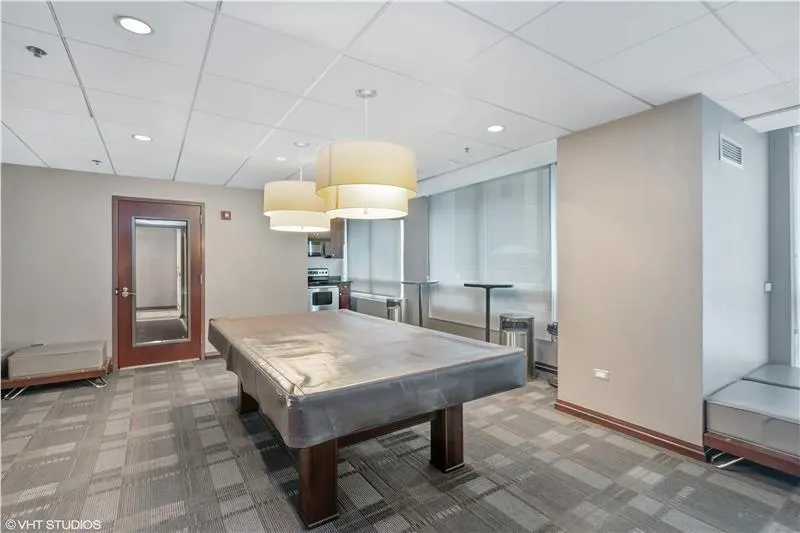 33 W Ontario Street 37A IL